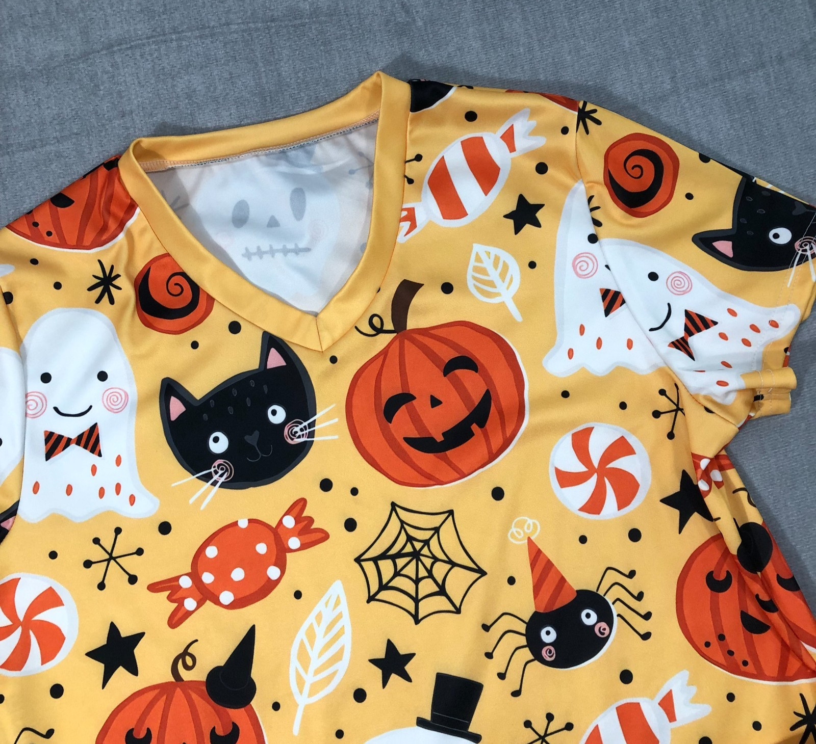 Scrub Top Women’s Large Yellow Halloween Ghost Pumpkin Black Cat Spider Web Fall
