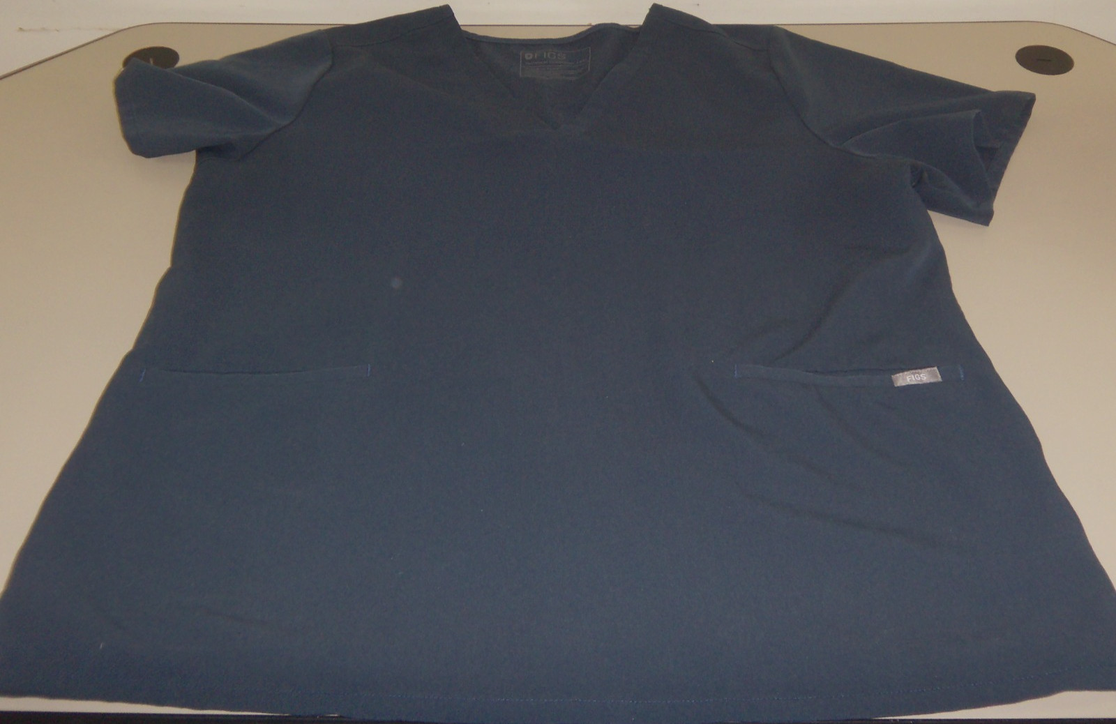 WOMEN’S FIGS CASMA THREE POCKET SCRUB TOP SIZE XX LARGE