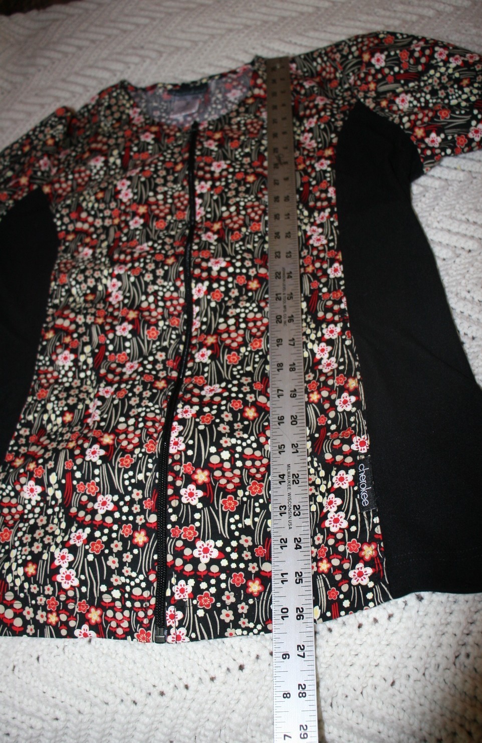 CHEROKEE SCRUB JACKET SIZE M STRETCH SIDE PANELS UNIQUE RARE BEAUTIFUL!