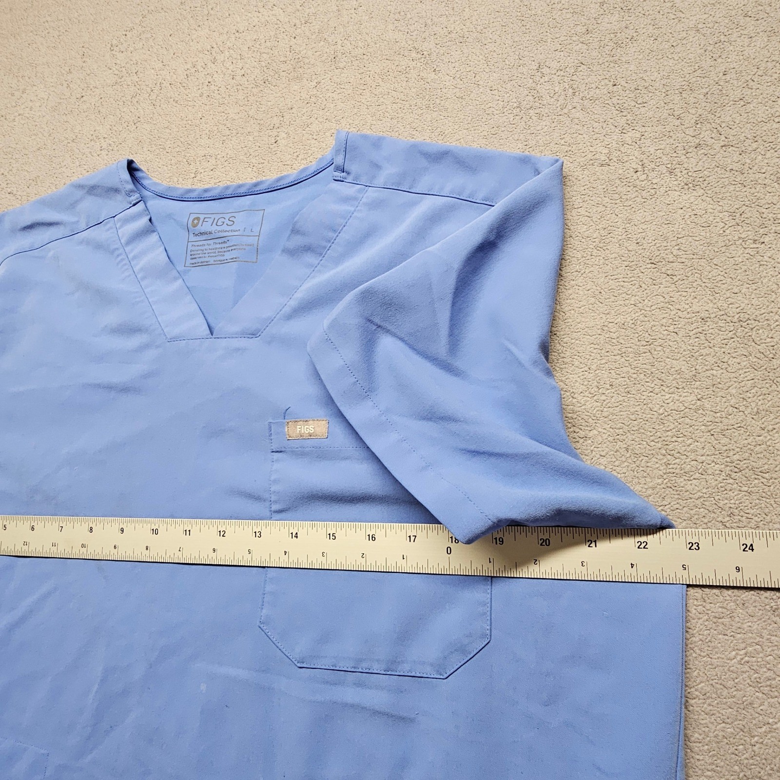 FIGS Technical Collection Scrub Top Womens L Blue Short Sleeve V-Neck Pullover