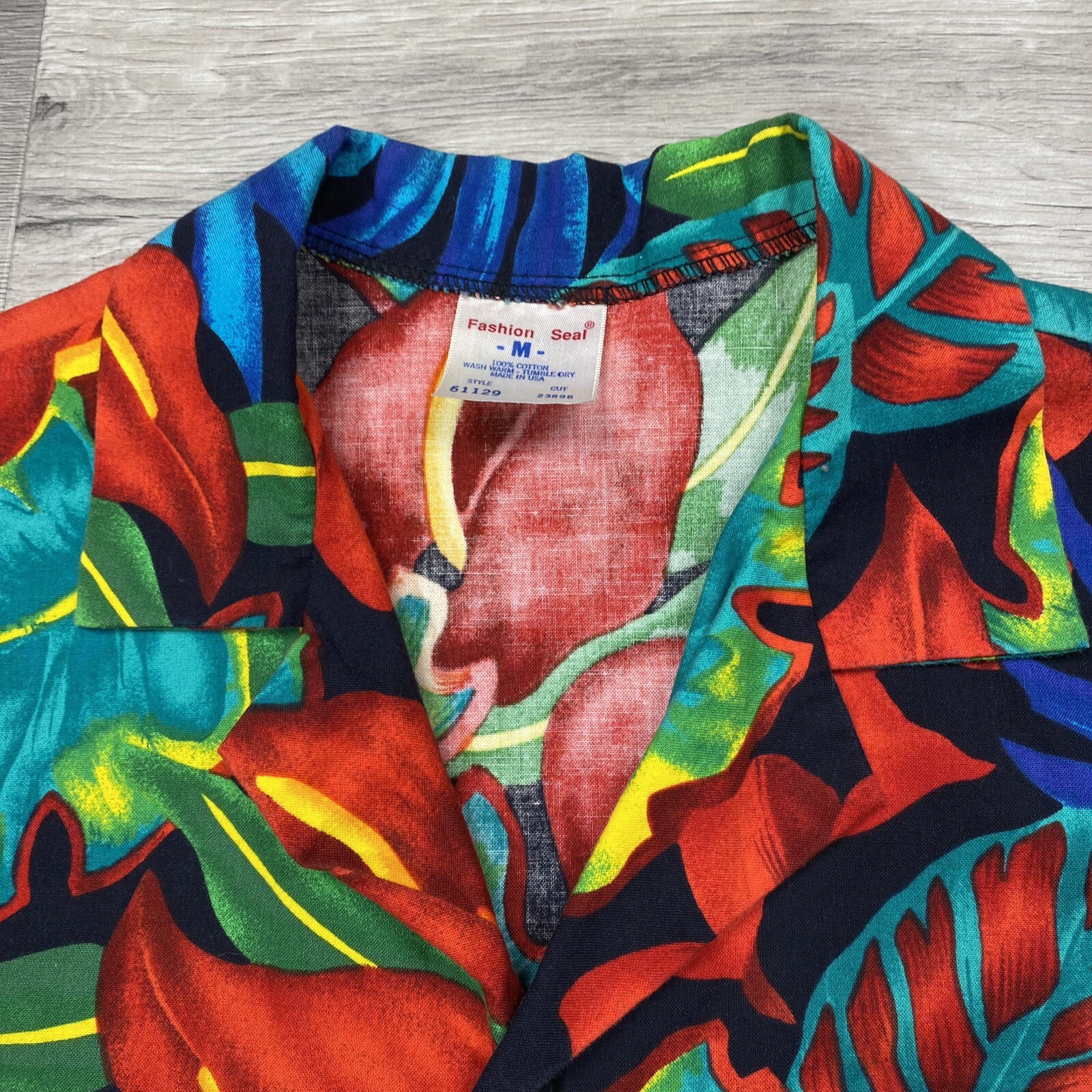 Vintage FASHION SEAL Floral Hawaiian Aloha Short Sleeve Scrub Top Made in USA