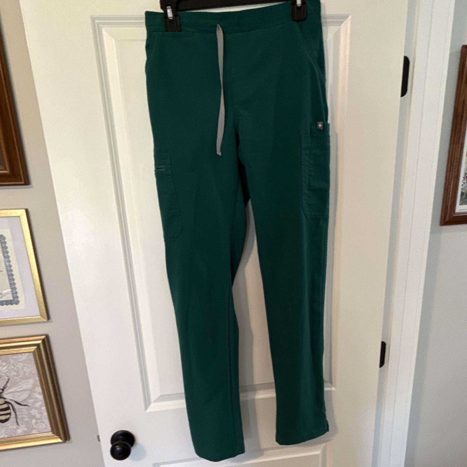 FIGS Technical Collection Women’s Green Solid Scrub Set Top & Pants S