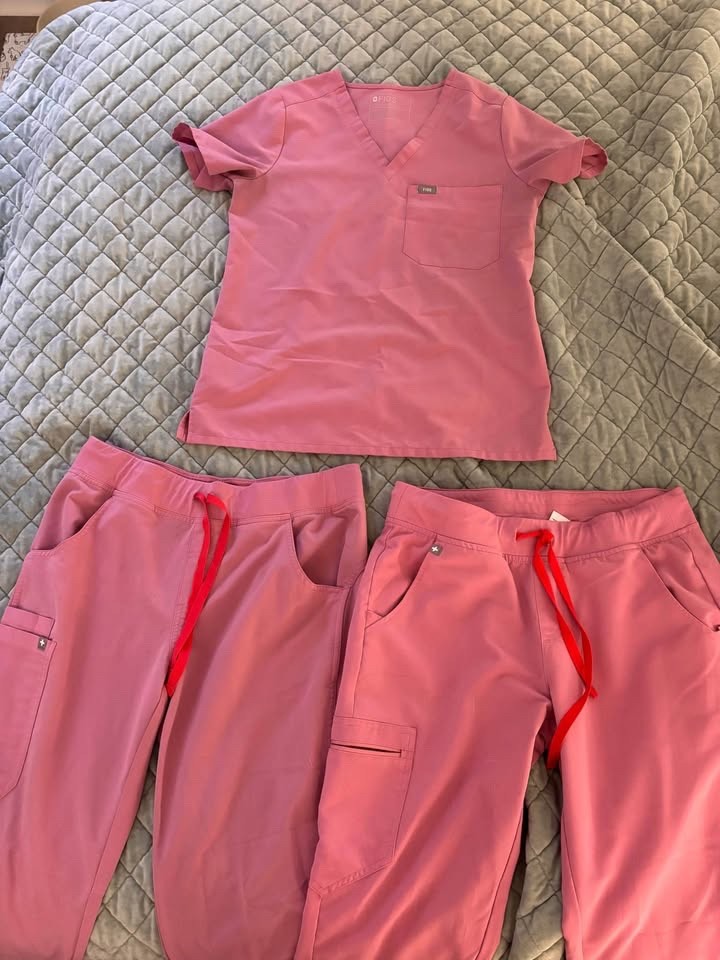 FIGS Scrubs Set for Women Chalk Pink, Small top and Medium Bottoms
