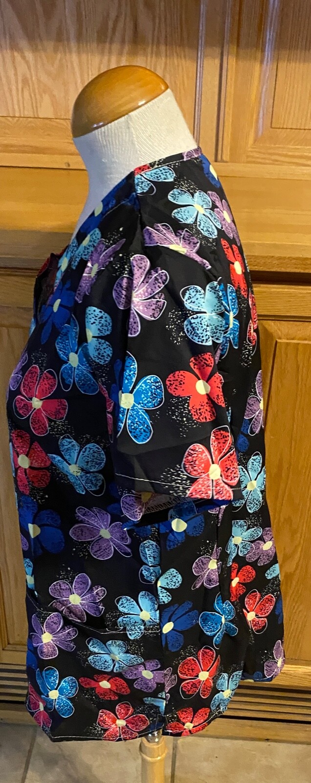 NWOT Women’s One Size No Tags Scrub Top With Pockets V-Neck Workwear