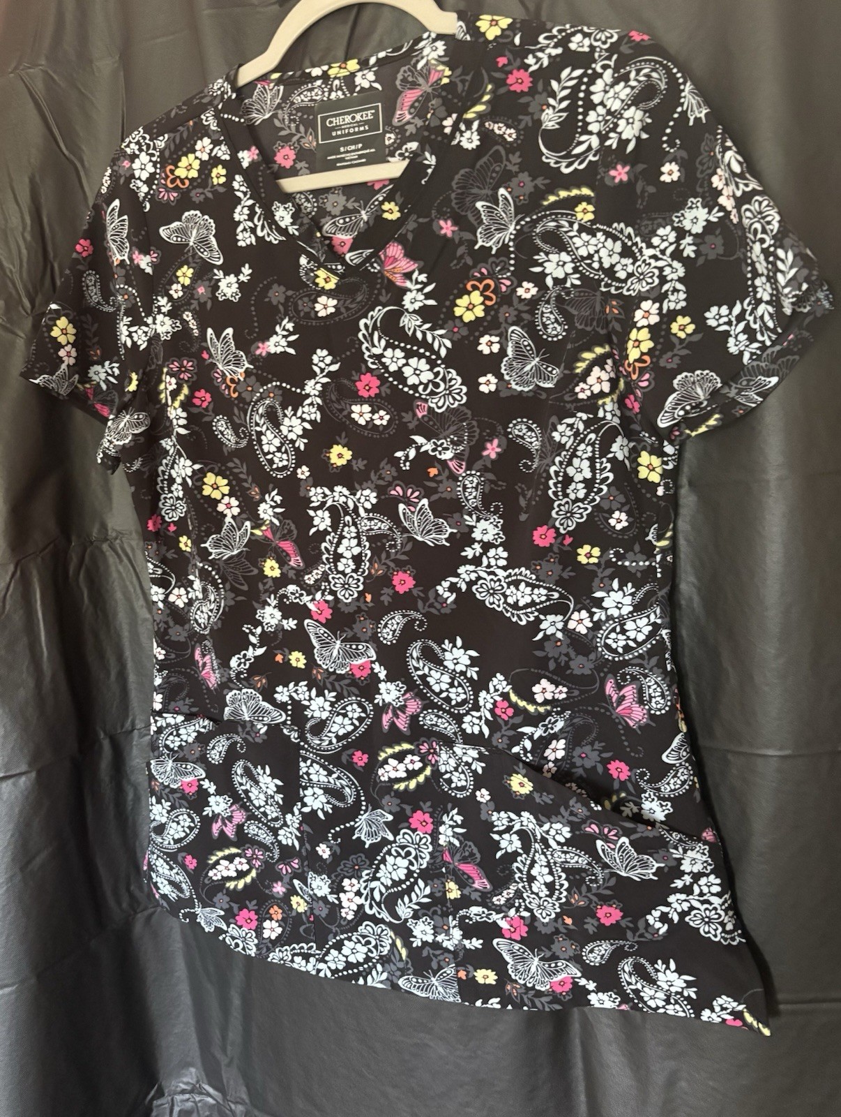 Cherokee Womens S Black Multicolor Floral Scrub Top CK678
