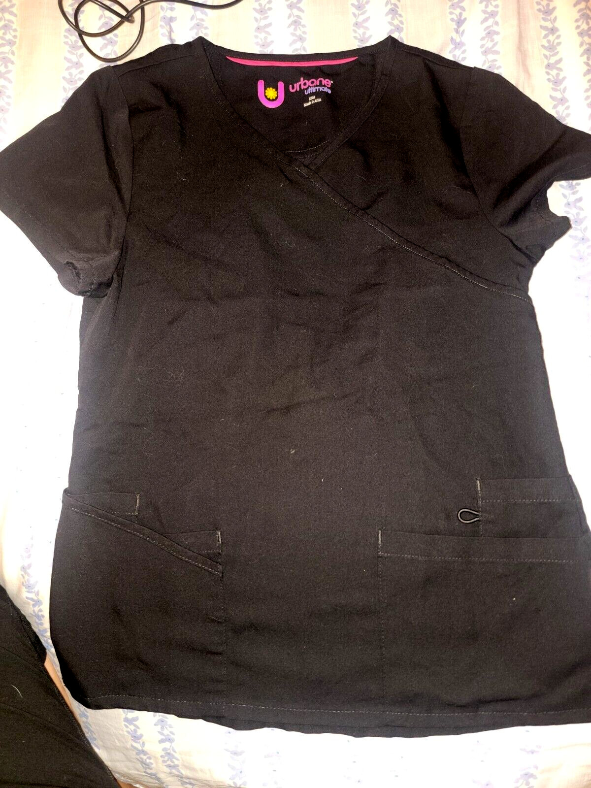 Urbane Womens Ultimate Sophie Crossover Solid Scrub Top Black Xsmall 9577
