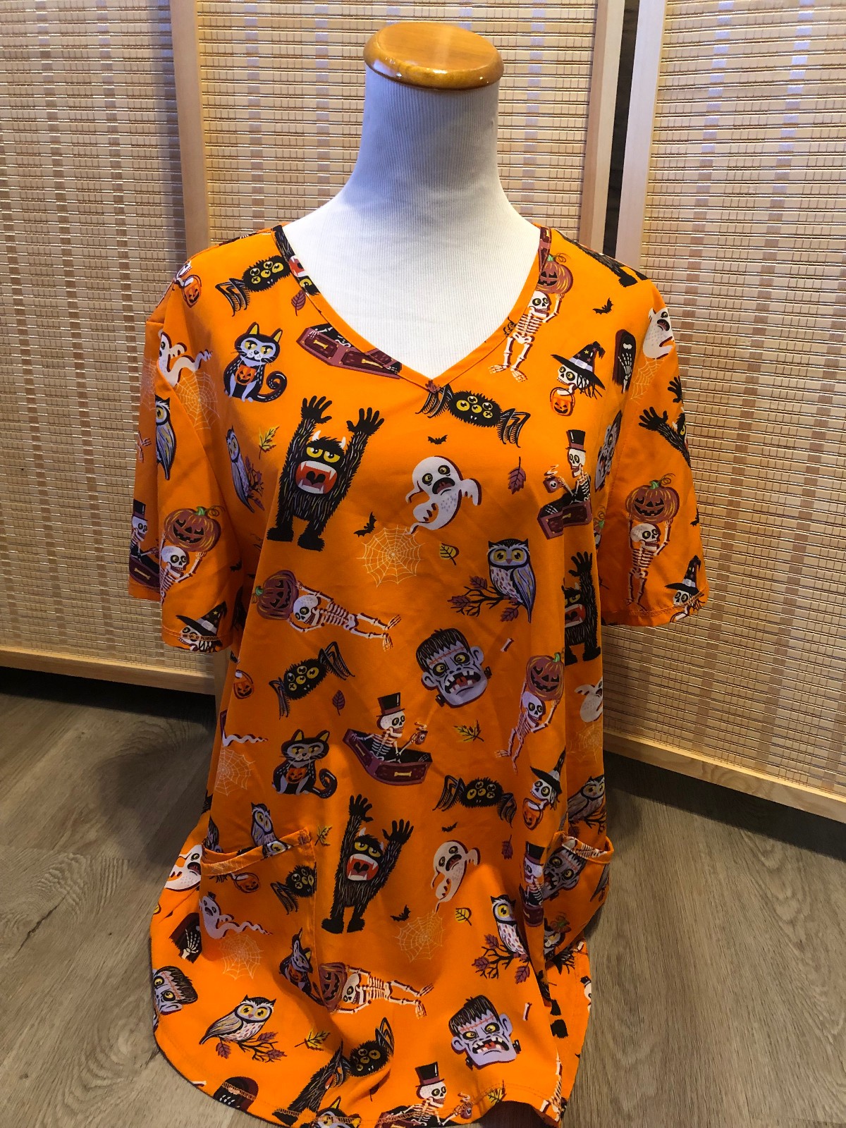 ScrubStar Scrubs Top Cartoon Halloween Skeleton Frankenstein Ghost Large L (H485
