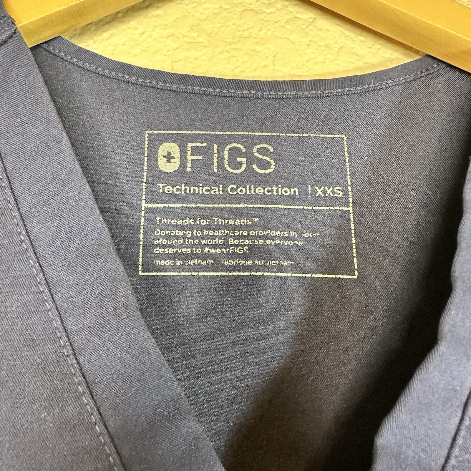Figs Technical Collection Catarina One Pocket Scrub Top Women’s Size XXS Blue