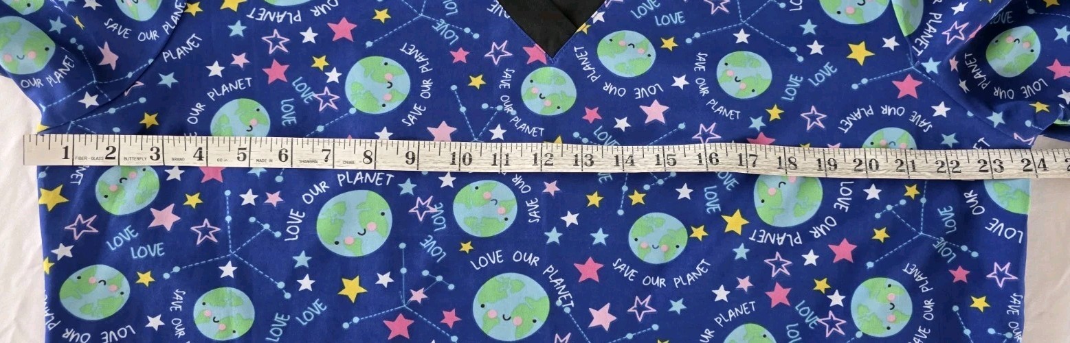 Divine Stretch Women’s Scrub Top Sz 2XL Love Our Planet Print V Neck, 3 Pockets