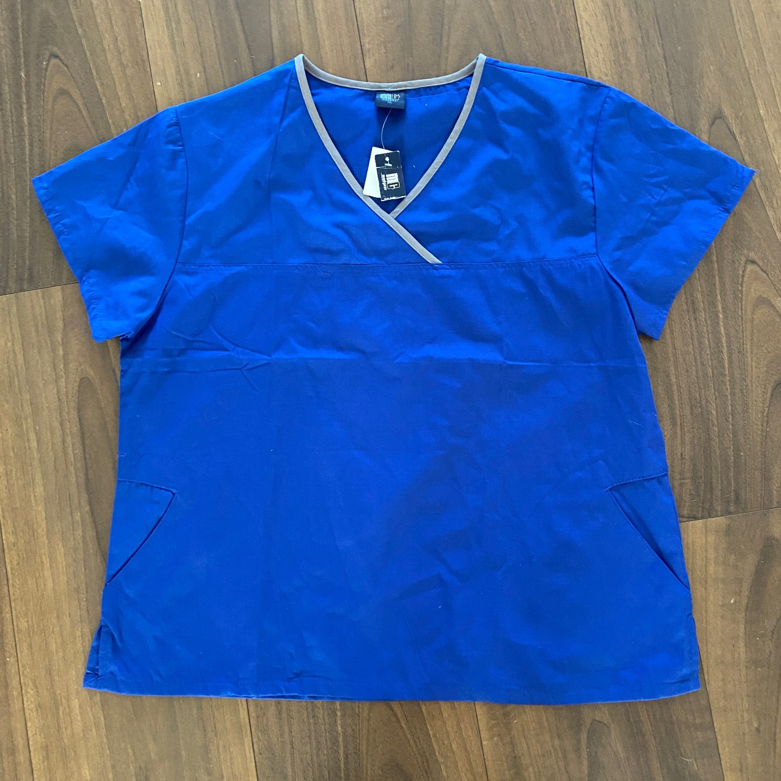 NWT Great Condition Medgear Galaxy V-neck Blue Scrubs Top – Size XL