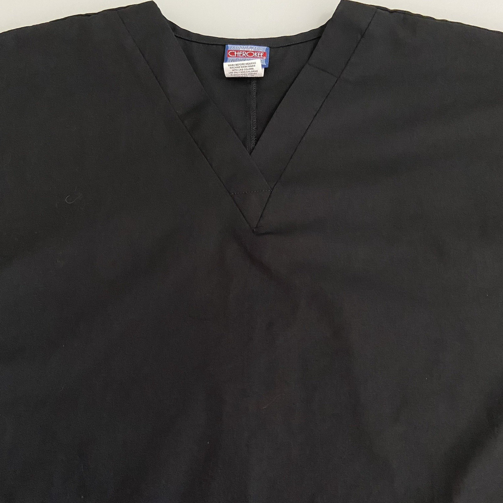Cherokee Workwear Women’s Size XS Black V-Neck Scrub Top 2 Pocket| 4700 NWOT