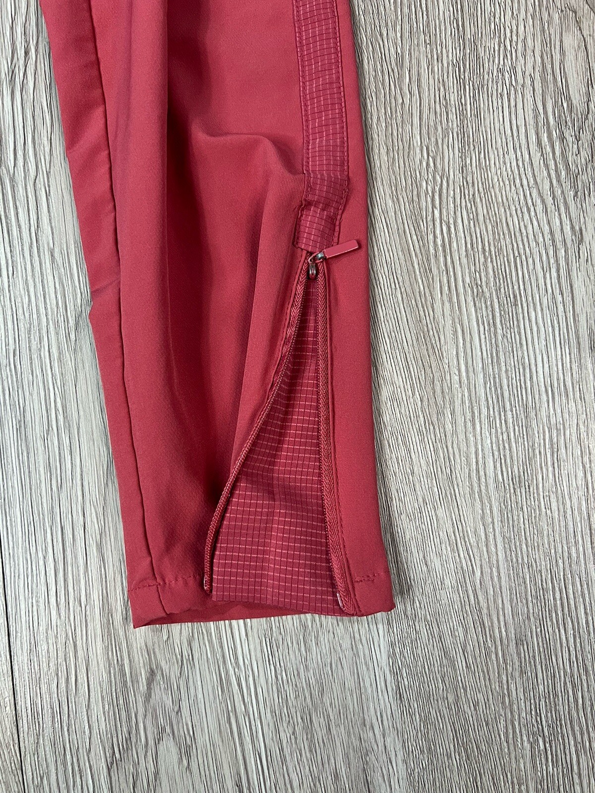 Barco One Wellness Women’s Tapered Scrub Pants Zip Ankle Coral Size XXSP