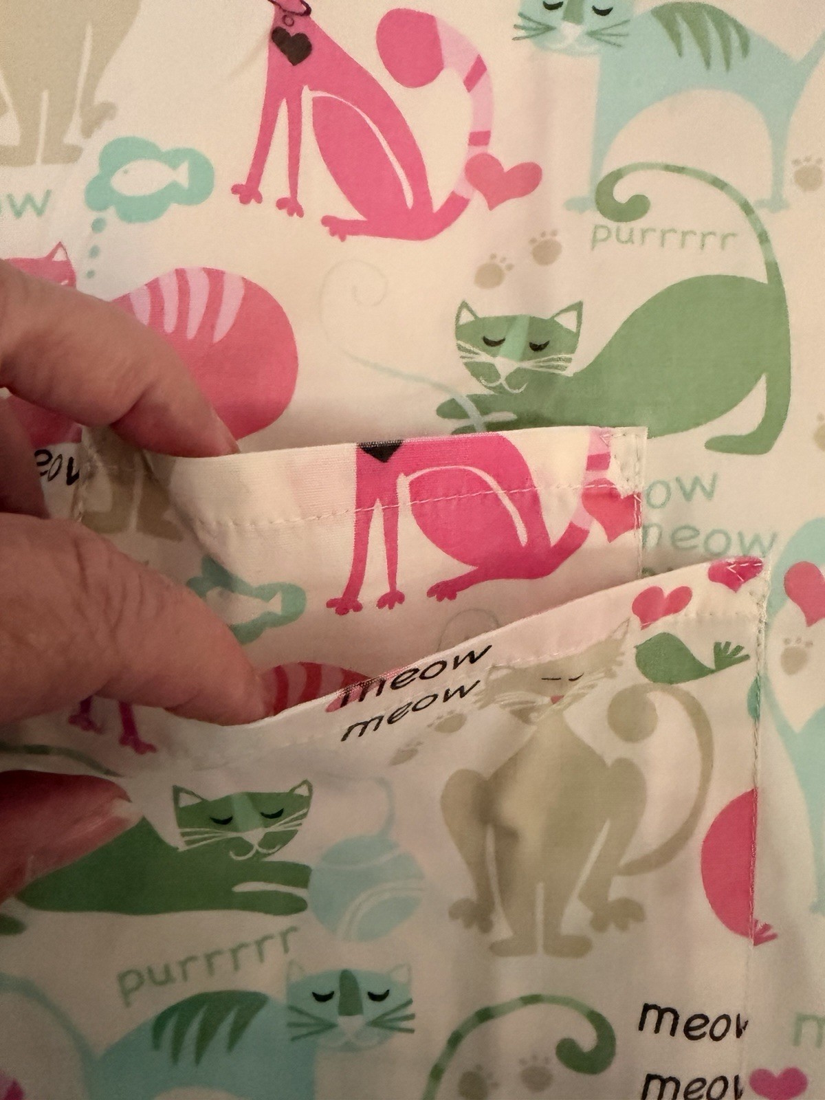Scrub HQ Women’s M/L Cat Meow Print Scrub Top. Sc50