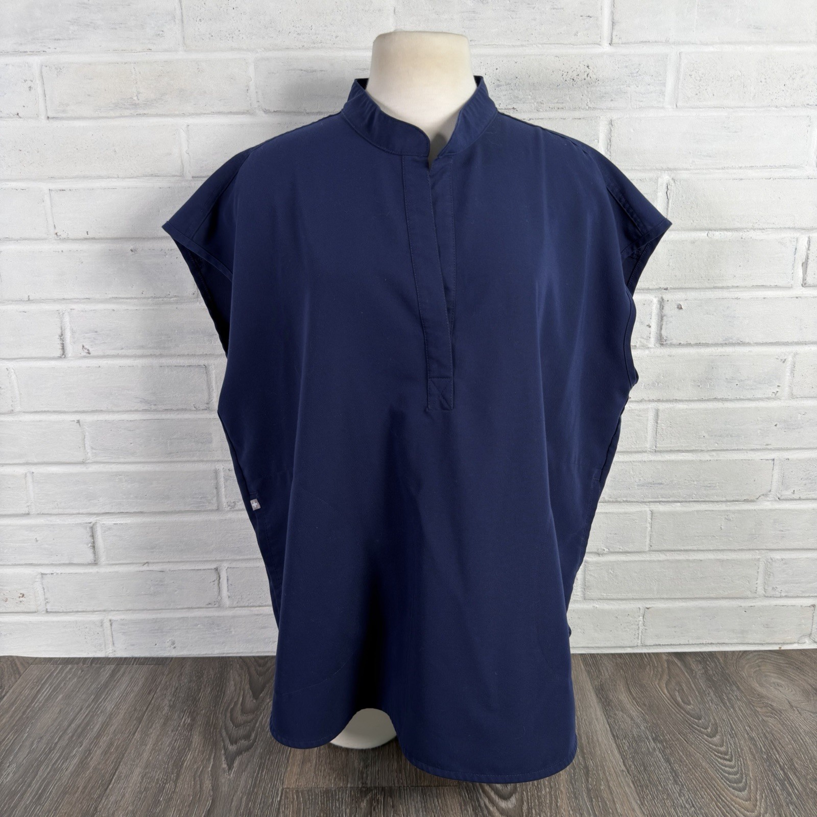 Figs Rafaela Oversized Scrub Top Womens Size 2XL Navy Blue Medical Sleeveless