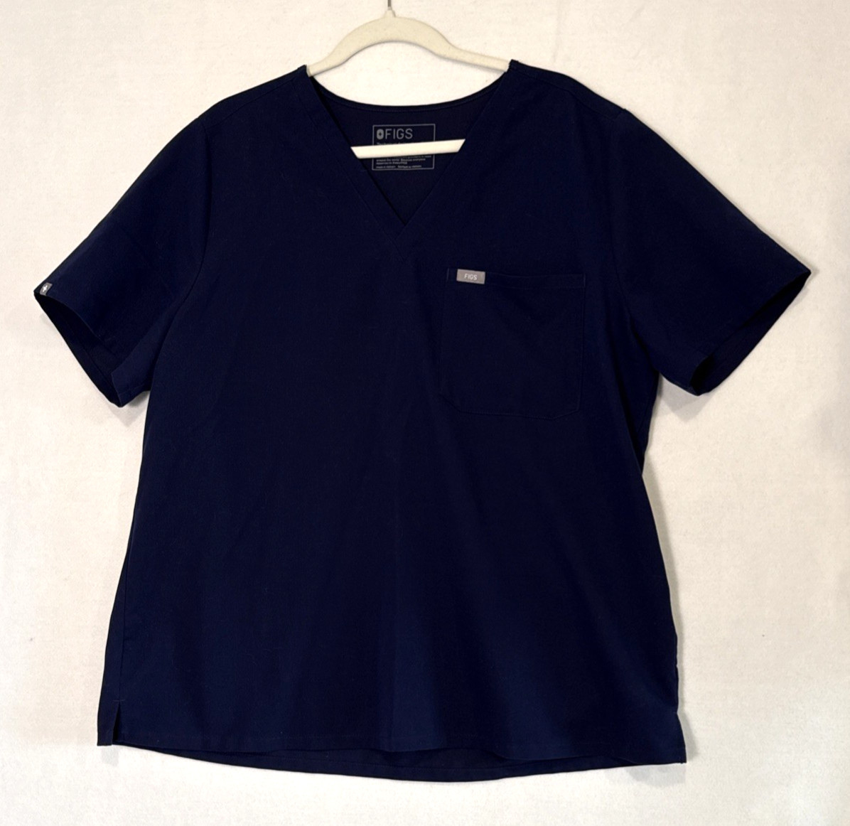 FIGS Technical Collection Womens V-Neck Scrub Top Navy Solid XXL Modern Clinical