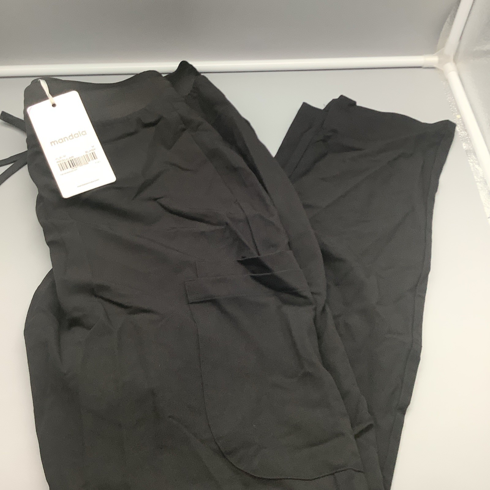 Mandala Scrubs Women Slim Regular Pants Size Medium Color Black NWT