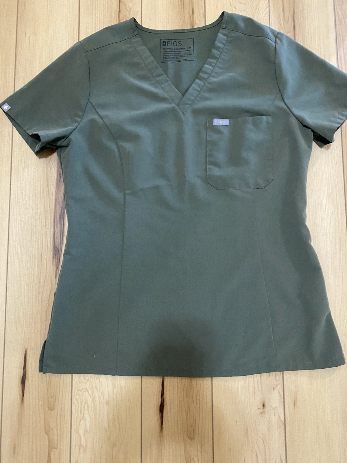 FIGS Top Technical Collection V Neck Scrub Women’s M MOSS GREEN