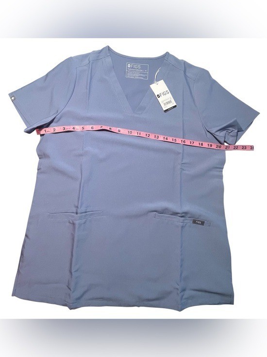 FIGS Casma Three-Pocket Scrub Top. Size-Medium. Color- Vapor Blue. NWT.