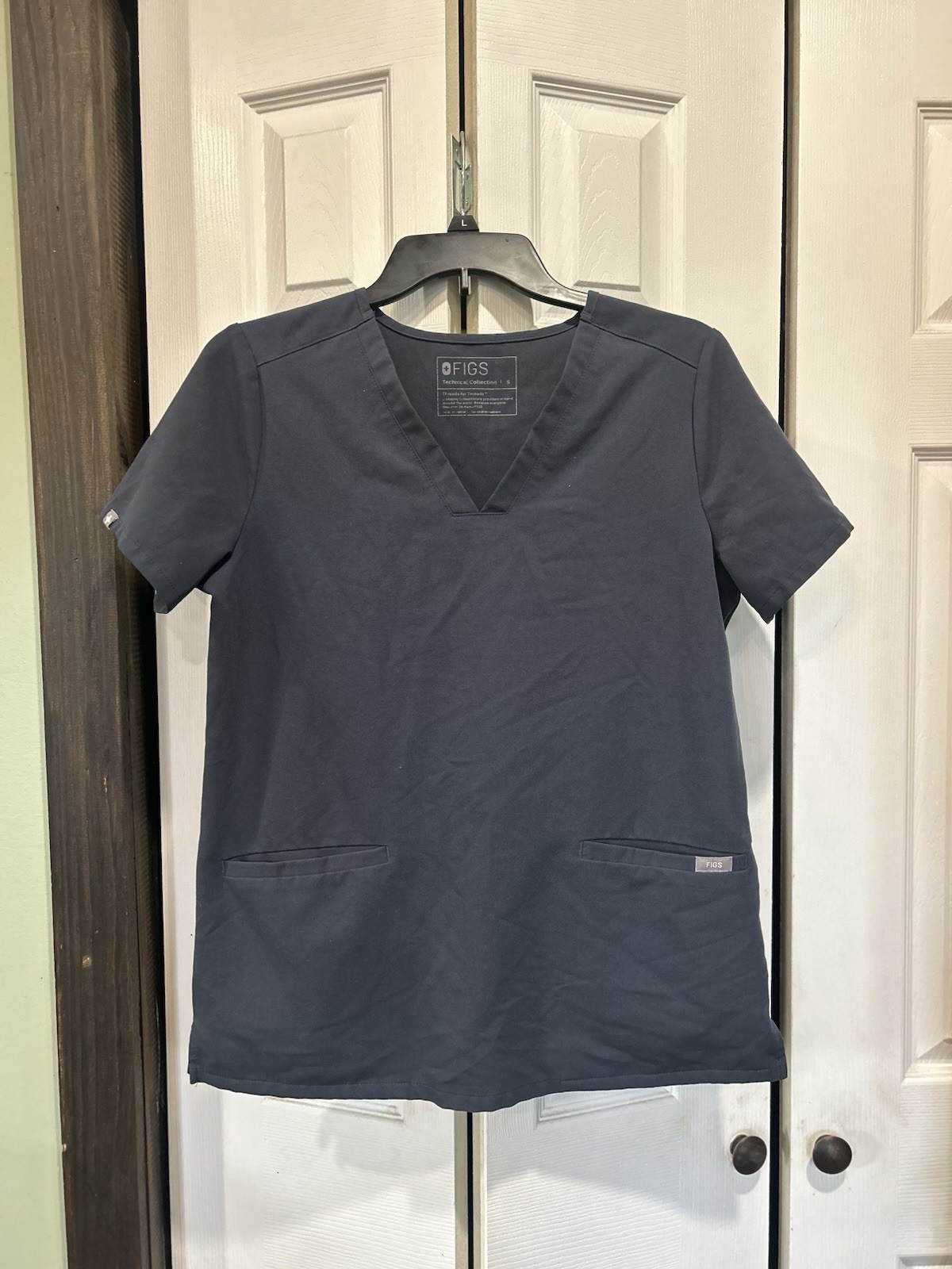 Figs Women’s Casma Three-Pocket Scrub Top Dark Harbor Size Small