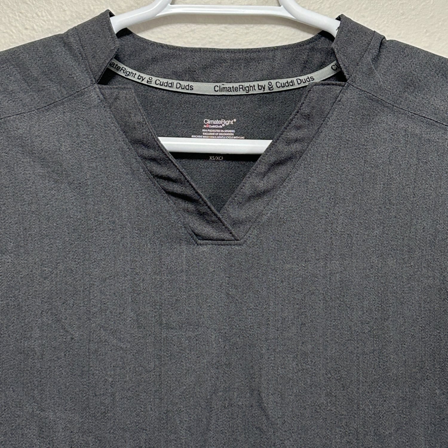 Climate Right by Cuddl Duds Scrub Top Womens XS Grey Heather Stretch V-Neck