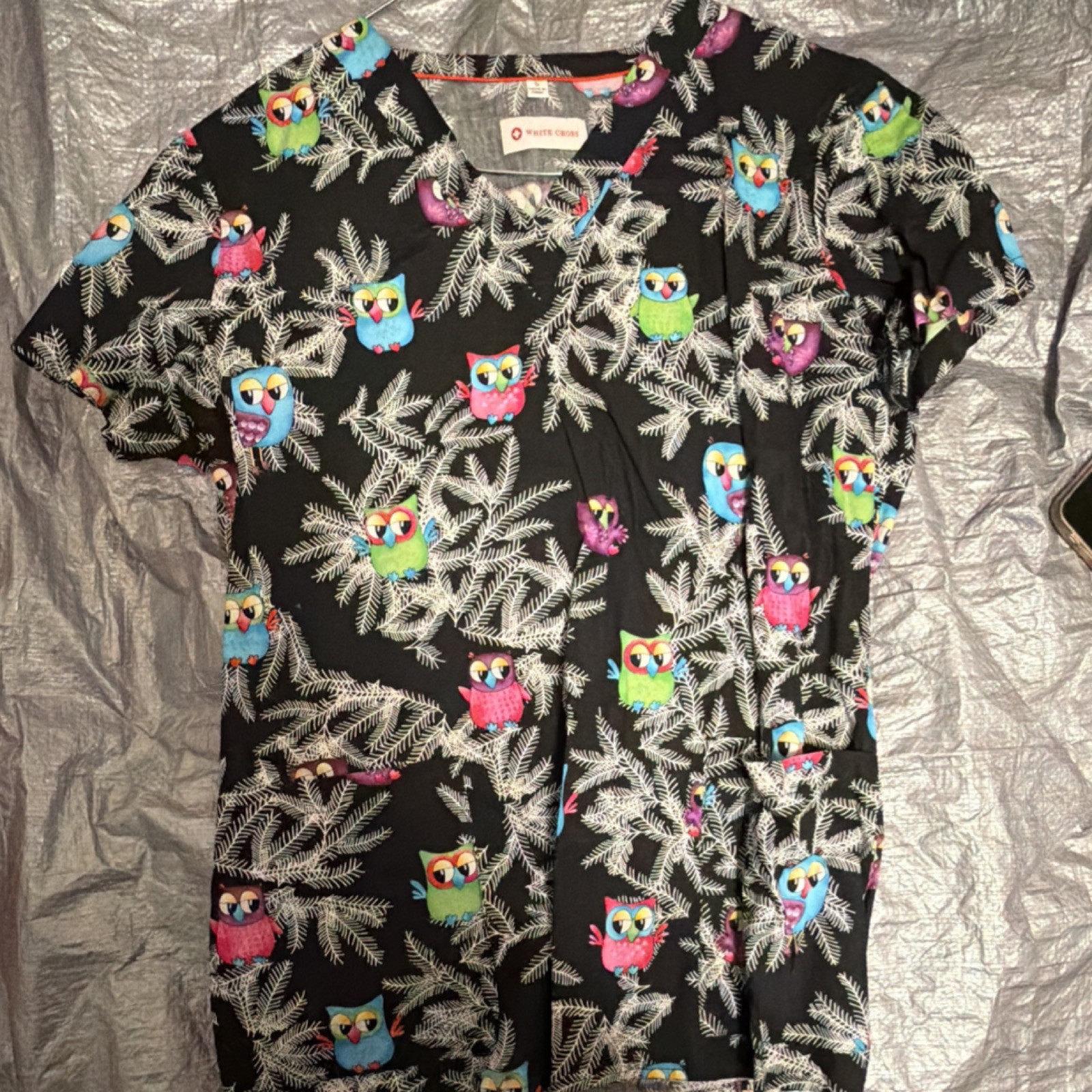 White Cross Black Multicolor Animal Print Scrub Top S Medical Uniform Unisex