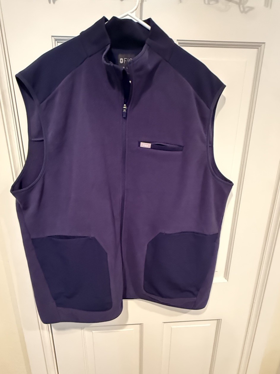 NWOT FIGS Men’s On-Shift Navy Fleece Full Zip Vest 2XL XXL