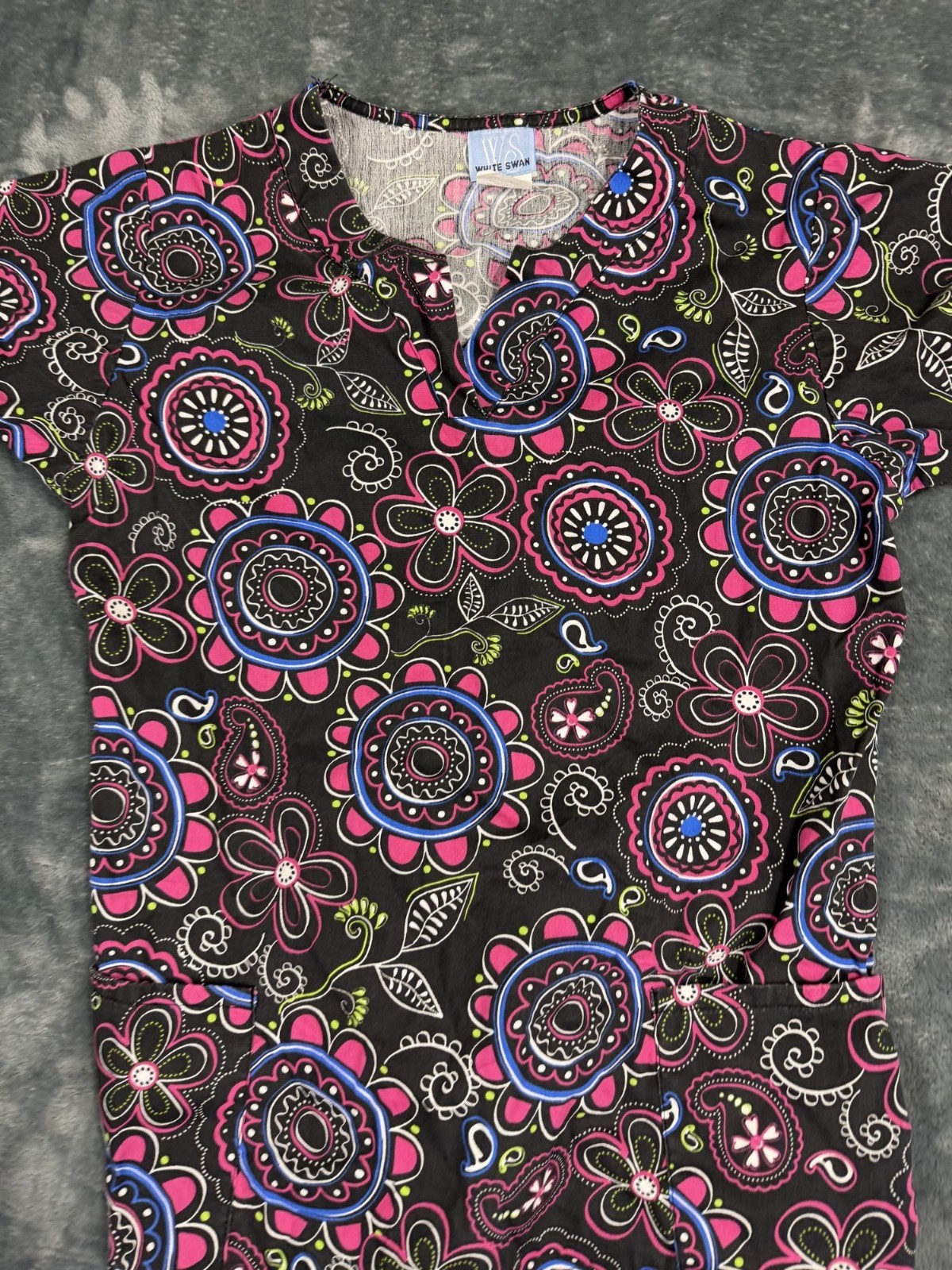 White Swan Womens Floral Print Scrub Top Multicolor Size M