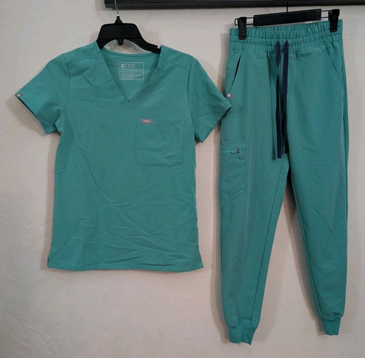 FIGS Scrub Set Uman Relaxed Joggers Sz XXS/P- Catarina Top XXS In Surgical Green