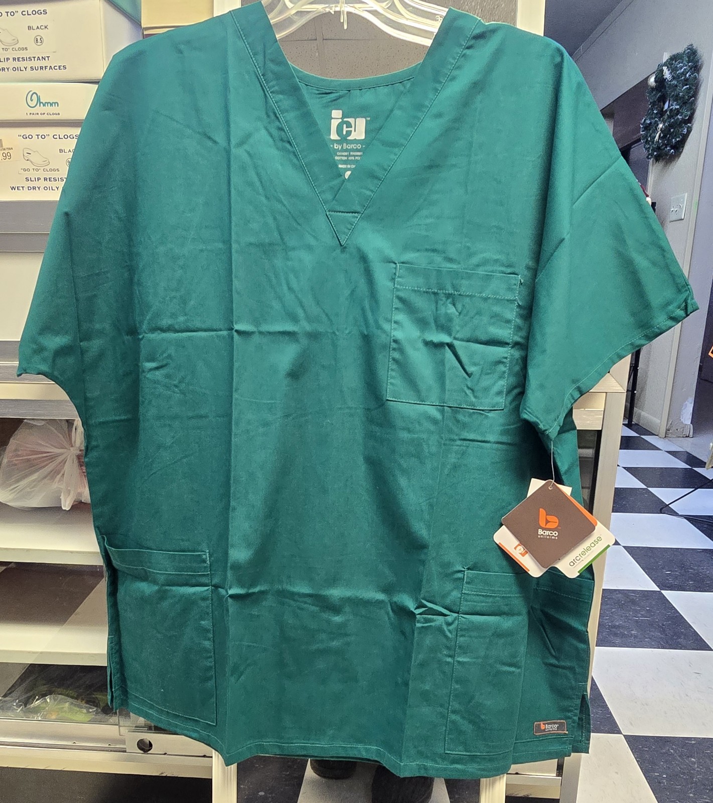 ICU by Barco Green 2XL Unisex Medical Scrub Top Cotton Blend Polyester Solid