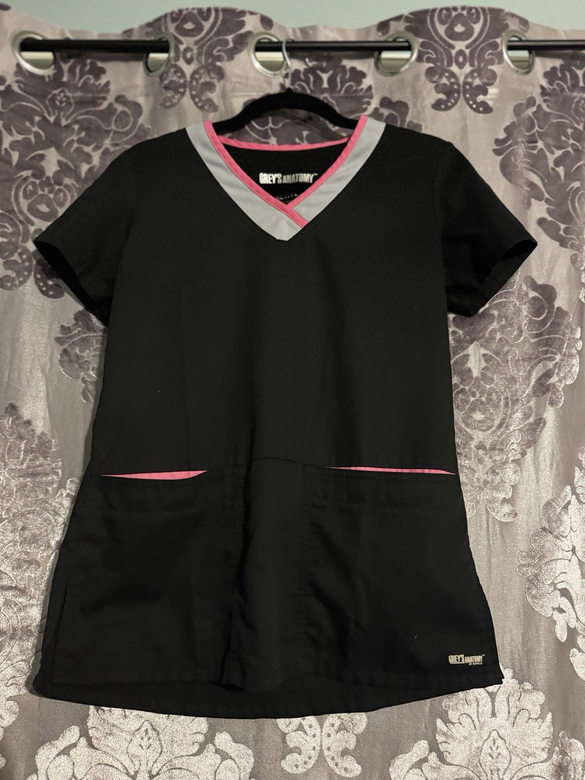 Grey’s Anatomy Active scrub top xs womens Black Pink Grey trim