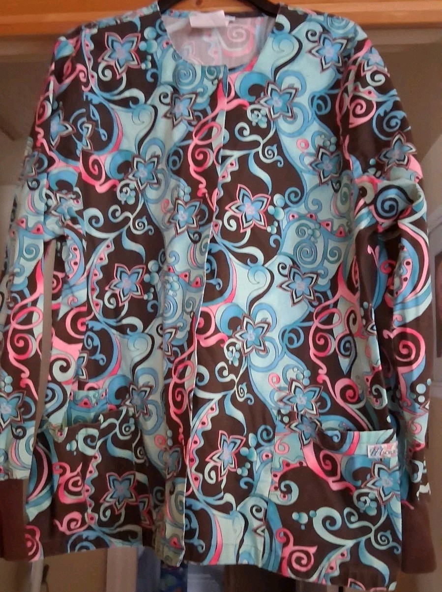 UA Scrub Sz M Long Sleeve Snap Brown Blue Pink Paisley Flower BUTTER SOFT Jacket