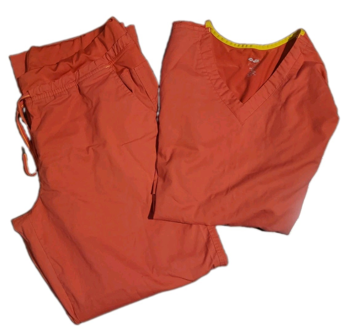 Women’s Med Couture EZ Flex 8438/8715 Scrub Set Coral Pink/Yellow Size Large