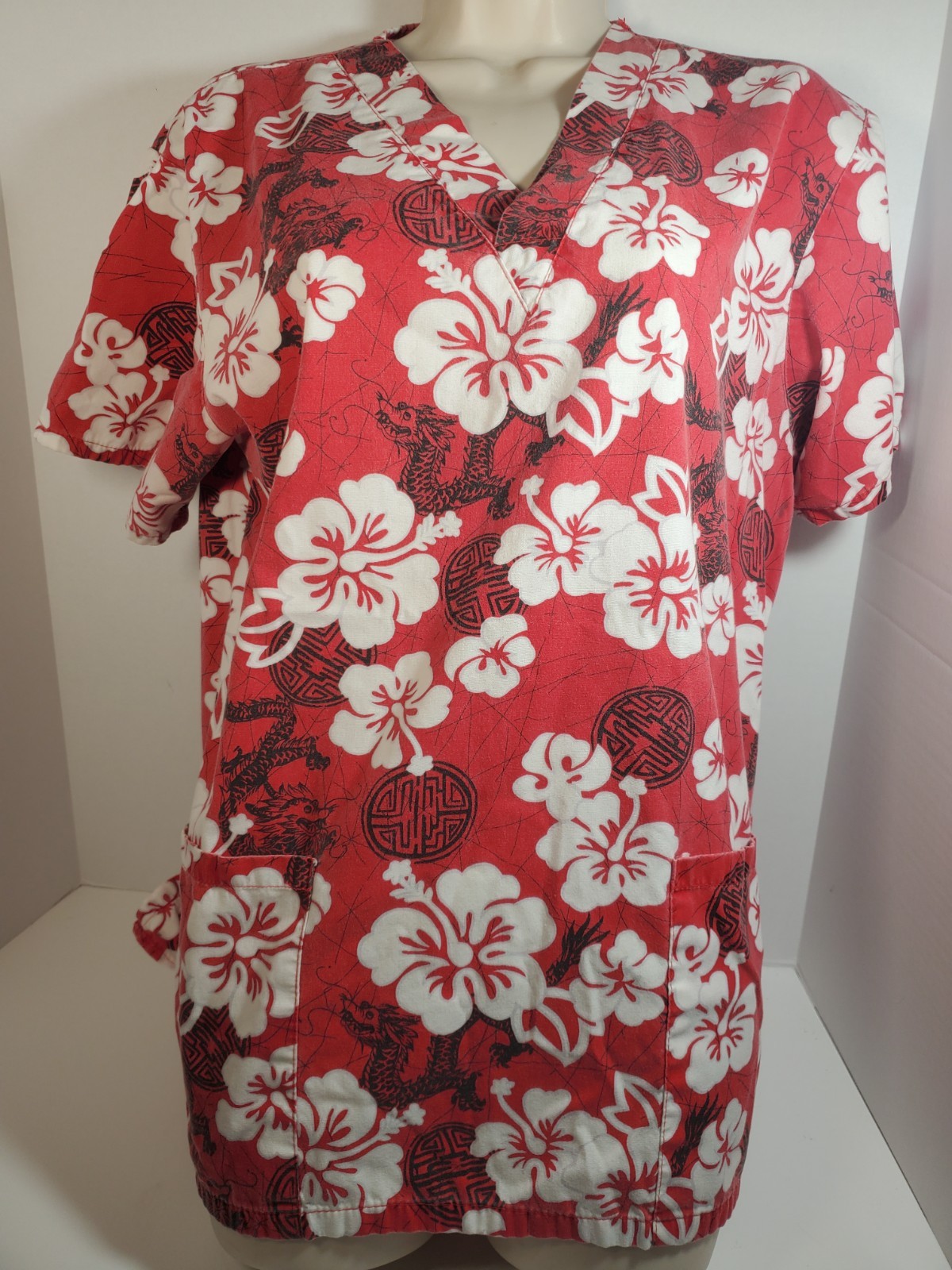 Medgear Scrub Top Red Hibiscus Eastern Dragon Size Medium M Short Sleeved