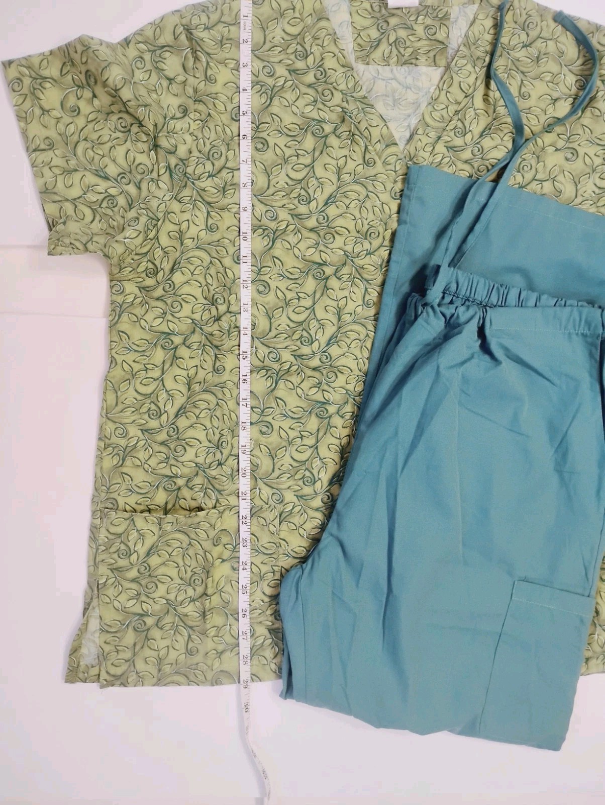 Fashion Seal Healthcare Scrub Set Draw Cord . Pants XL Reg Top Is L