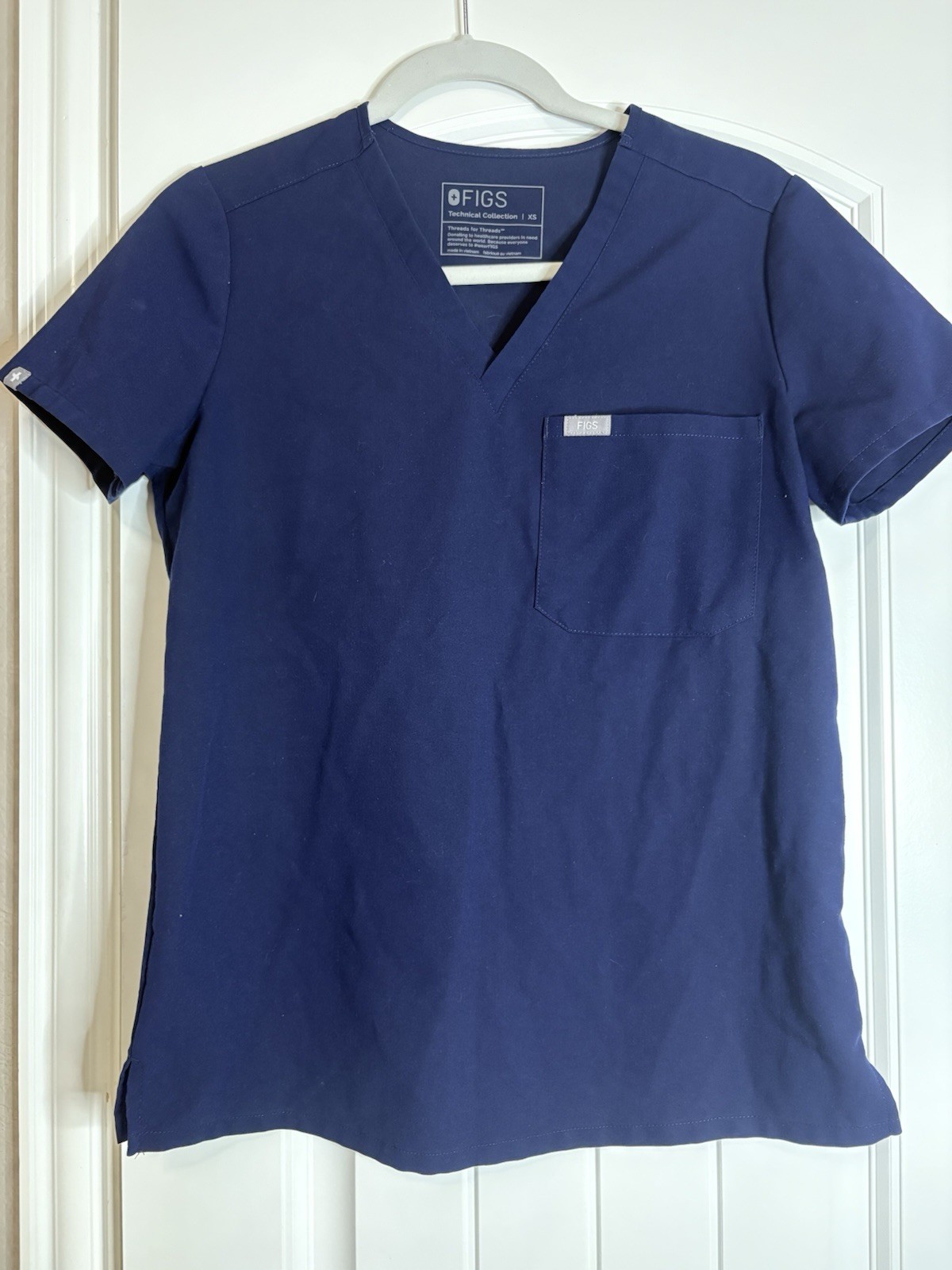 FIGS Catarina One Pocket Scrub Top Navy Blue Women’s Size XS Pre Owned